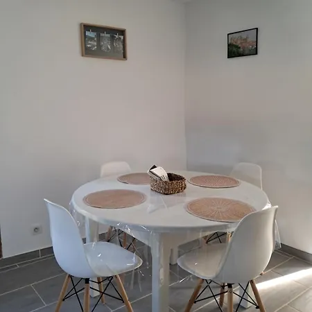 Hébergement de vacances Au Doux Reve *